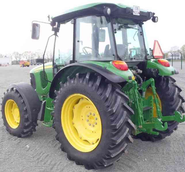 Zemědělské traktor 2010 JOHN DEERE 5080 - foto 12