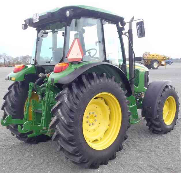 Zemědělské traktor 2010 JOHN DEERE 5080 - foto 13