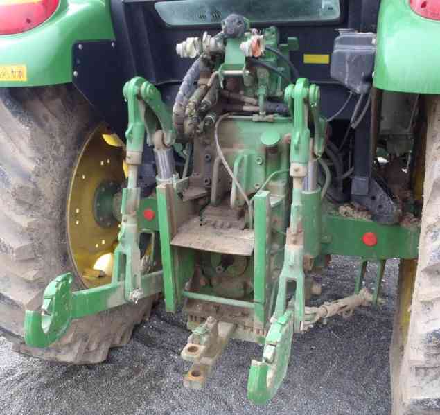 Zemědělské traktor 2010 JOHN DEERE 5080 - foto 8
