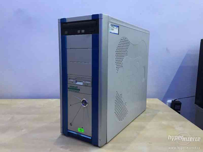 Stolní počítač - foto 1