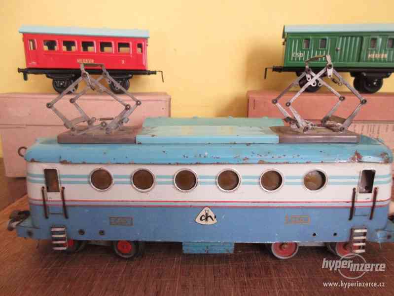 Koupím - vláčky ,mašinky - modelová železnice , staré hračky - foto 1