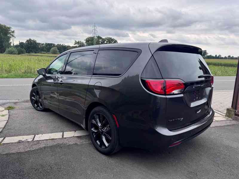 Chrysler Pacifica 3,6 Stype Stown 2021 - foto 3