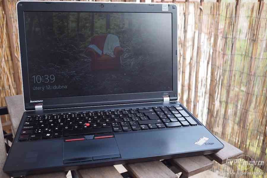 Prodám notebook Lenovo ThinkPad Edge E525 červený - foto 1