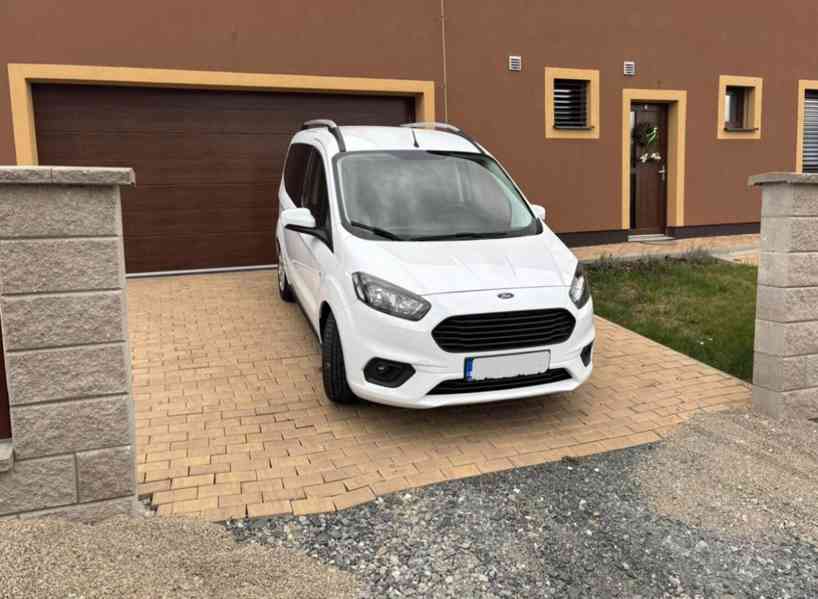 Ford Tourneo Courier, 1.Majitelka,ČR, zánovní, tažné - foto 1