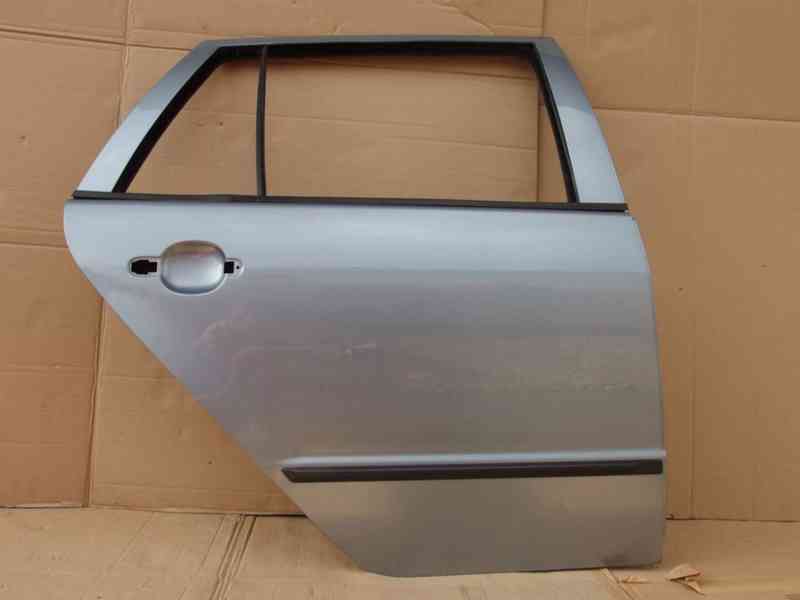 Pravé zadní dveře Škoda Fabia I combi - foto 4