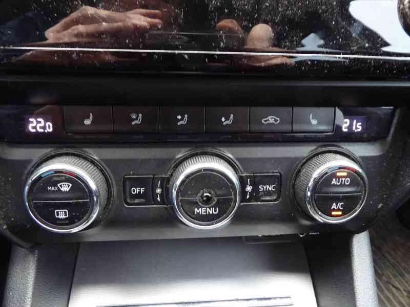 ŠKODA Octavia Combi Style 2,0 TDI 110 kW DSG - foto 22