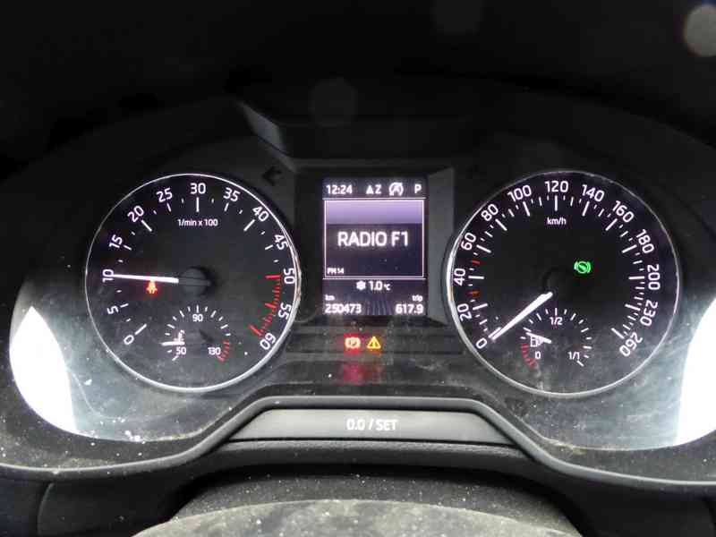 ŠKODA Octavia Combi Style 2,0 TDI 110 kW DSG - foto 15