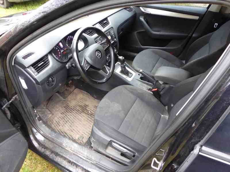ŠKODA Octavia Combi Style 2,0 TDI 110 kW DSG - foto 9