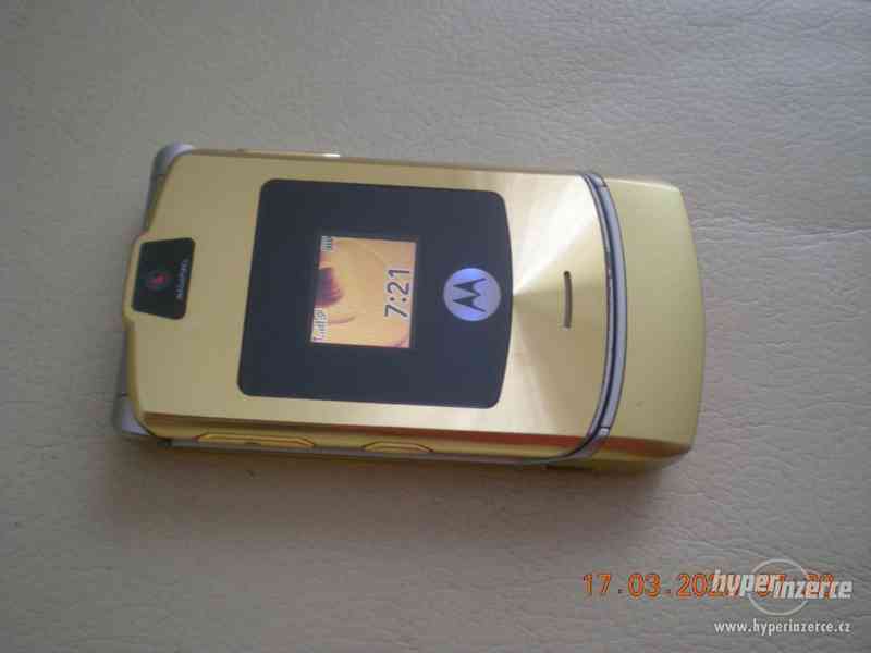 Motorola RazrV3i DOLCEGABBANA - originál pozlacený telefon - foto 2