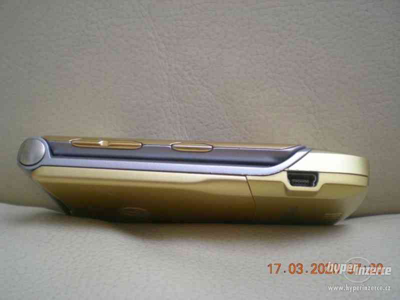 Motorola RazrV3i DOLCEGABBANA - originál pozlacený telefon - foto 6