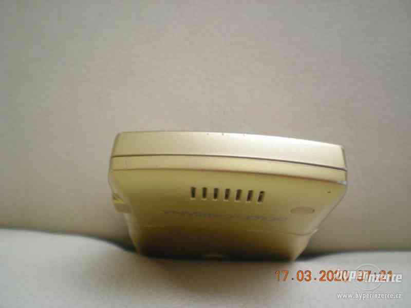 Motorola RazrV3i DOLCEGABBANA - originál pozlacený telefon - foto 9