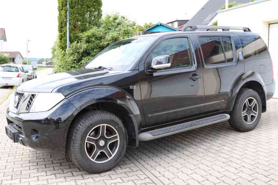 Nissan Pathfinder 2.5 dCi SE 140kw - foto 3