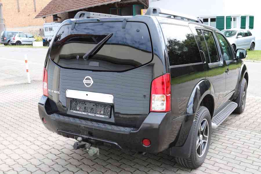 Nissan Pathfinder 2.5 dCi SE 140kw - foto 4