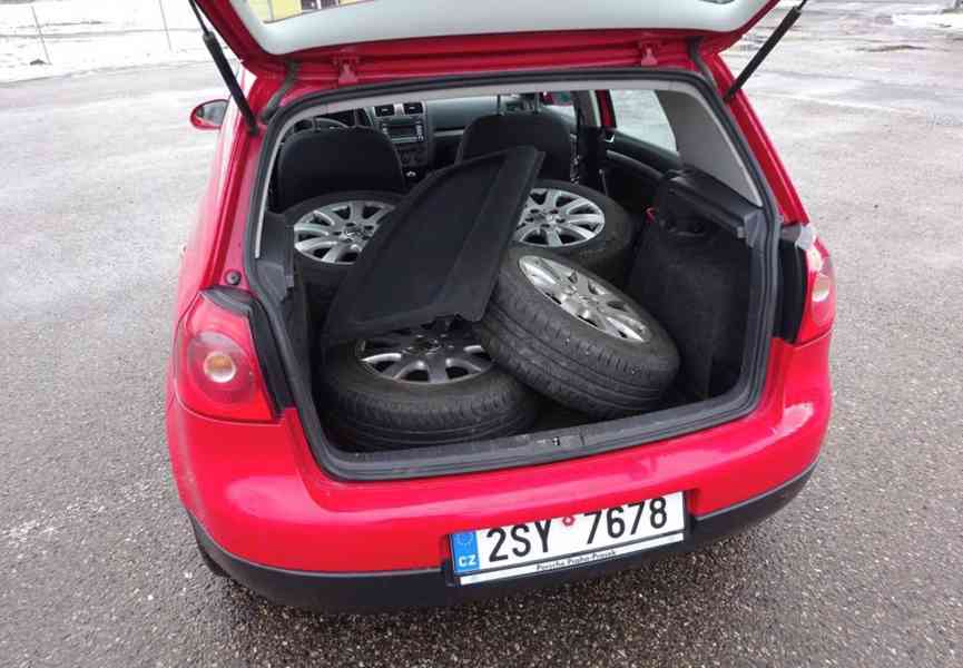 Volkswagen Golf, 1.6i (75 kw) KLIMA - foto 12