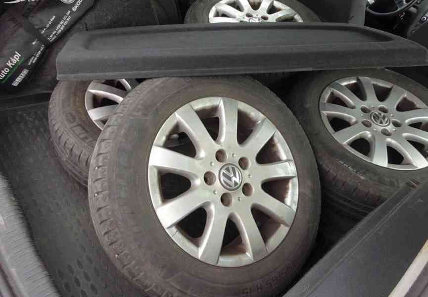 Volkswagen Golf, 1.6i (75 kw) KLIMA - foto 13