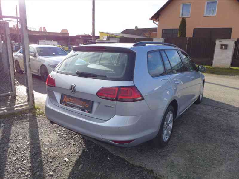 Volkswagen Golf 1,6 TDI 81KW KLIMA 1.MAJITEL - foto 3