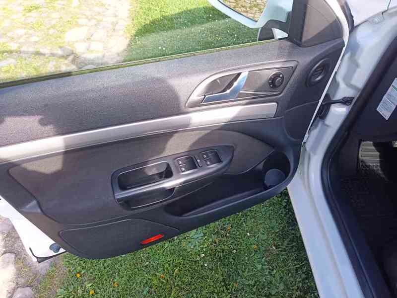 Prodám Octavi II FL combi r.v. 2009 1.6TDI 77kW - foto 14