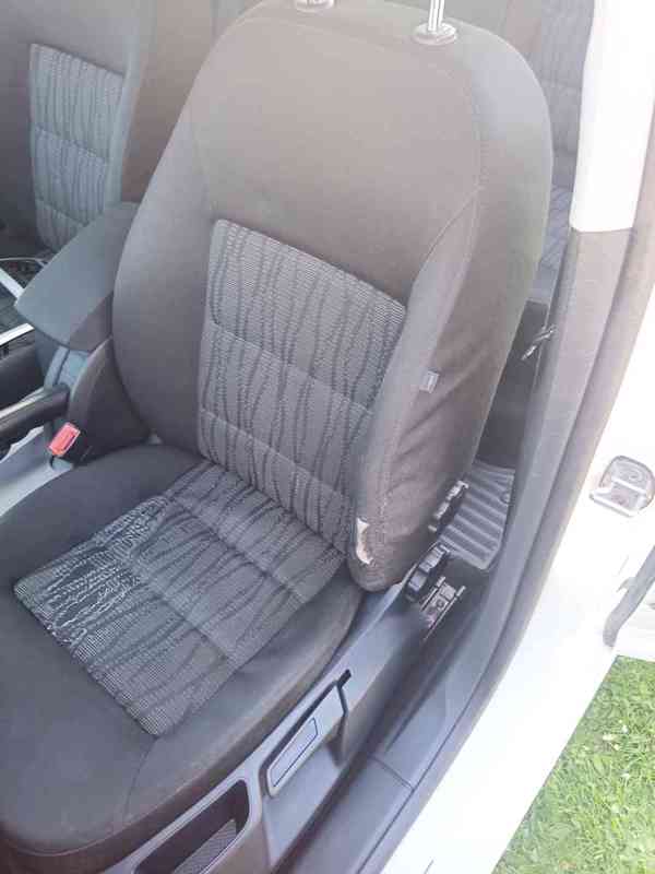 Prodám Octavi II FL combi r.v. 2009 1.6TDI 77kW - foto 8