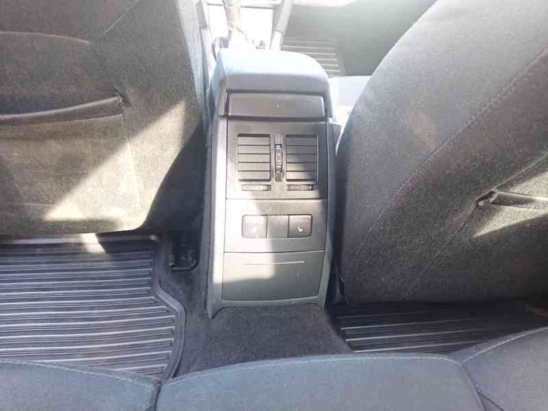 Prodám Octavi II FL combi r.v. 2009 1.6TDI 77kW - foto 9