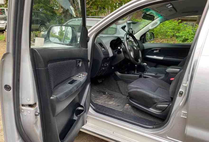 Toyota Hilux 3.0 D4D Aut 126kw - foto 15