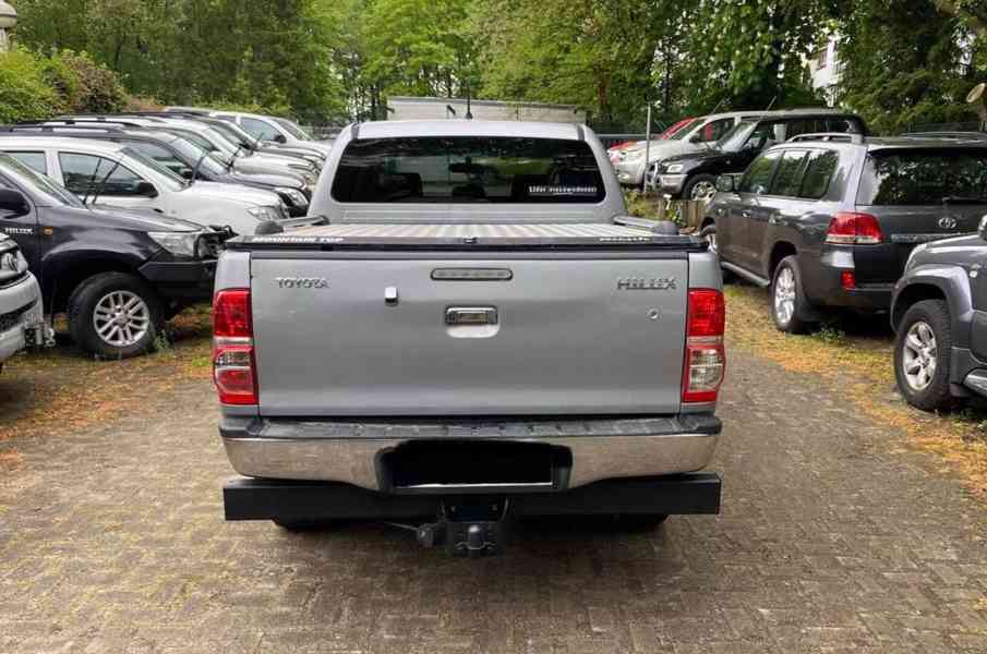 Toyota Hilux 3.0 D4D Aut 126kw - foto 14