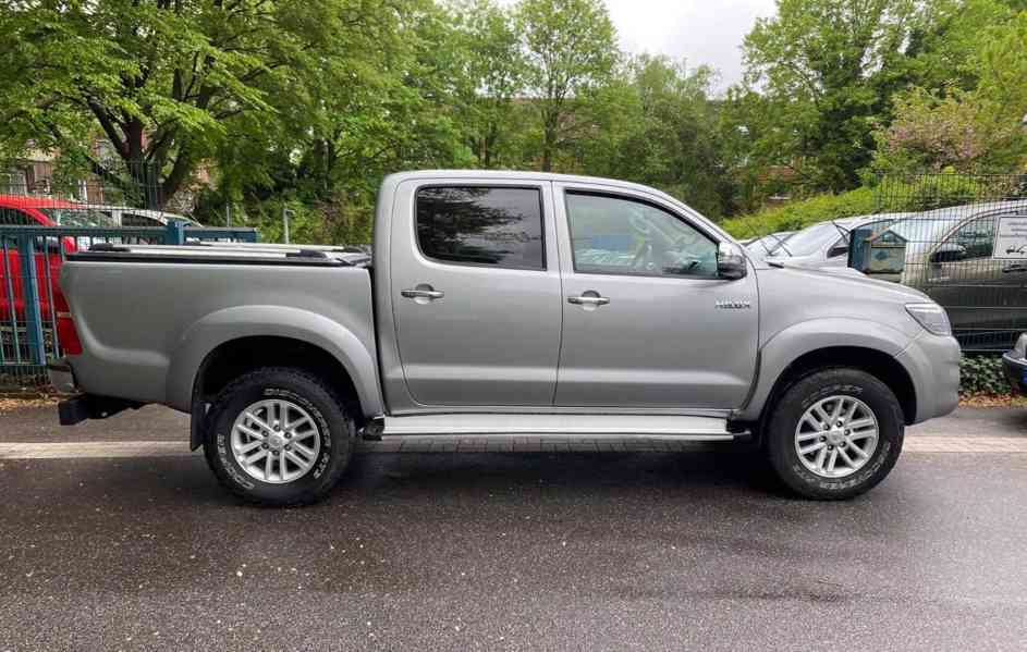 Toyota Hilux 3.0 D4D Aut 126kw - foto 10