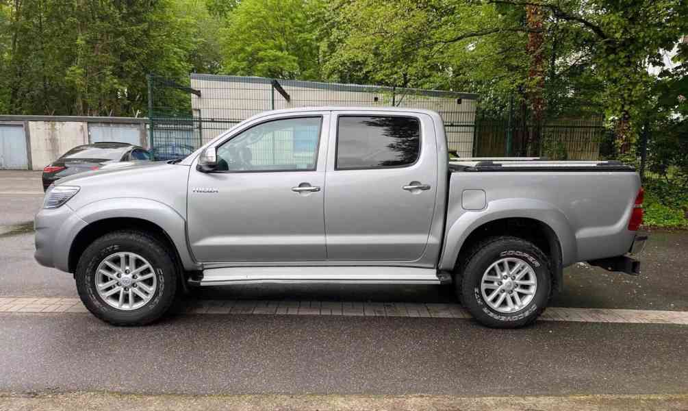 Toyota Hilux 3.0 D4D Aut 126kw - foto 13