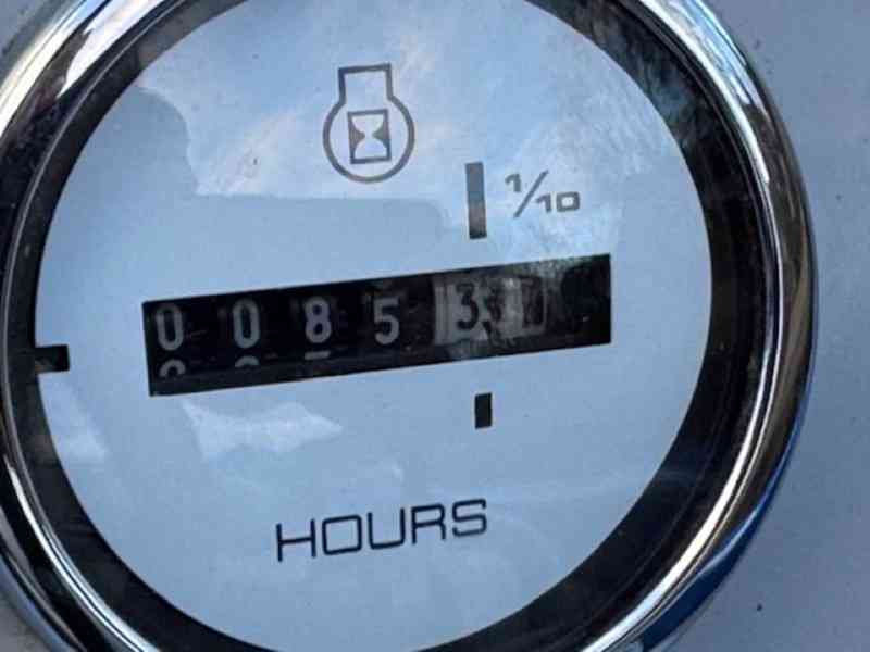 Použitá rybářská loď RiverFox 470 + motor + vlek - foto 2