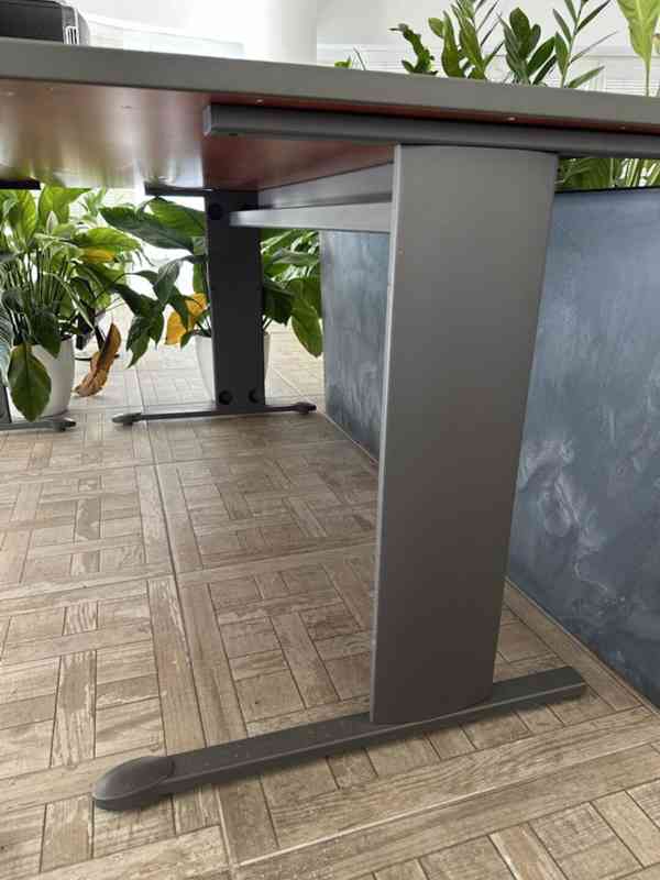 Kancelářský stůl - foto 2