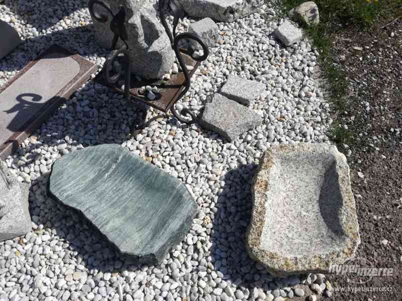 Květináč - krmítko, pitko pro ptáčky - foto 4