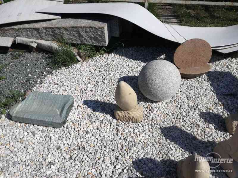 Květináč - krmítko, pitko pro ptáčky - foto 5