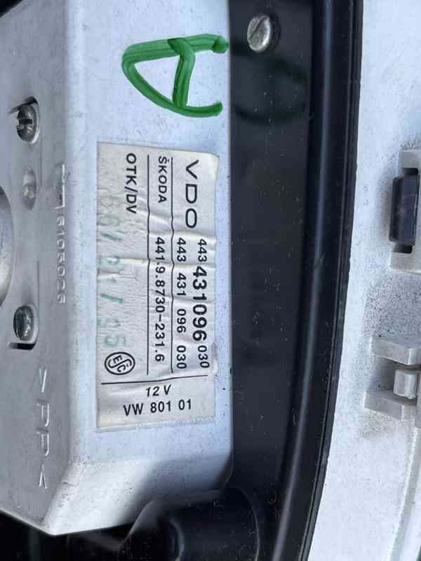 Přístrojovka otáčkoměr ŠKODA FELICIA 1.3 - foto 6