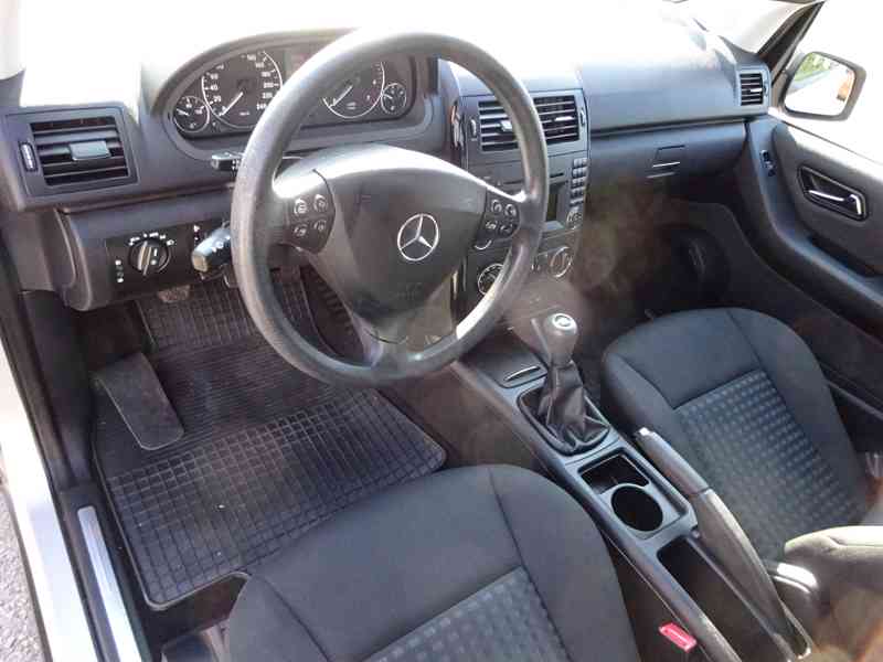 Mercedes Benz A 160 r.v.2011 manuál (servisní historie) - foto 5