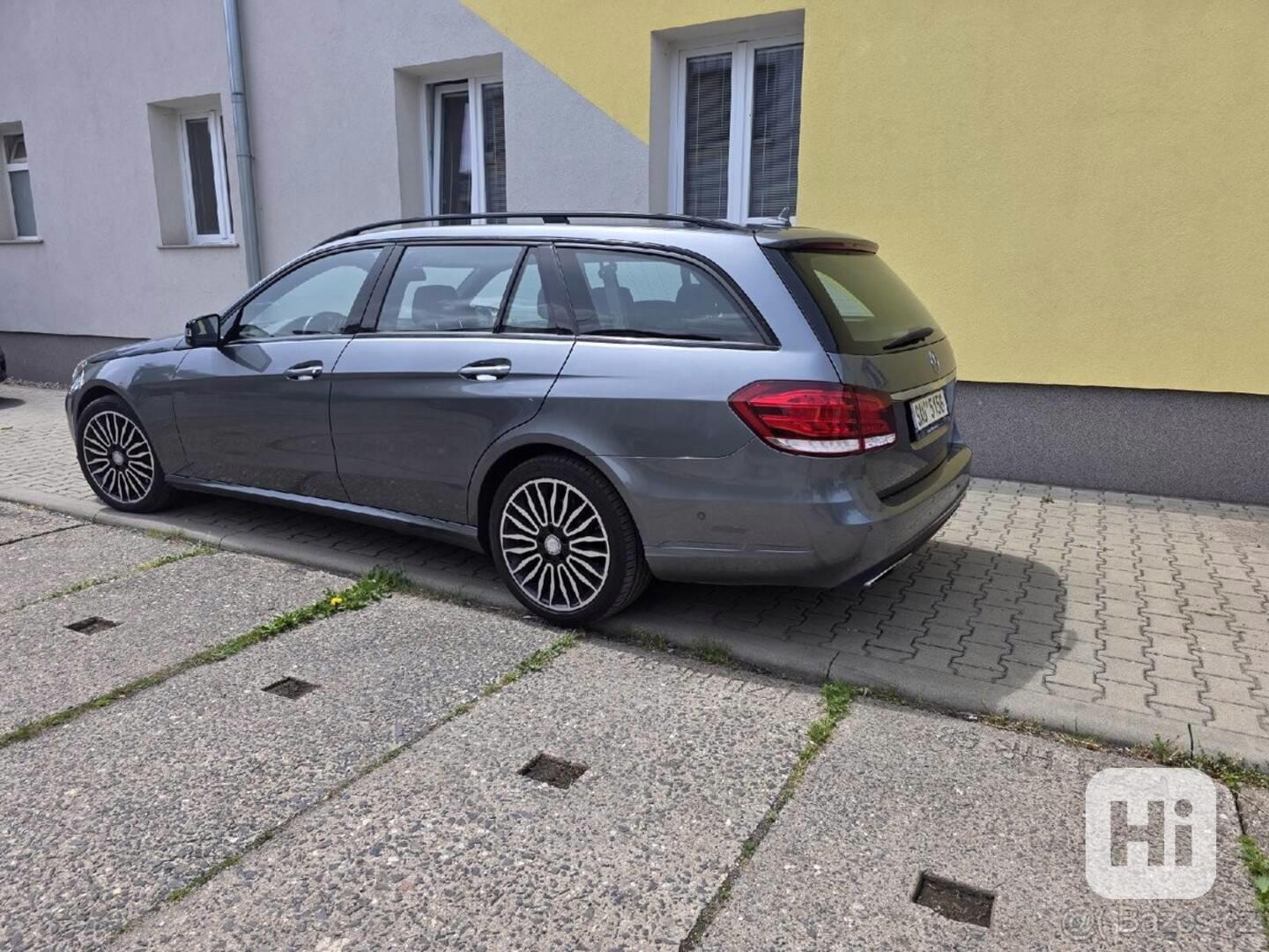 Mercedes-Benz Ostatní 212K benzín - foto 1