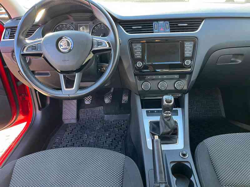 Škoda Octavia - foto 9