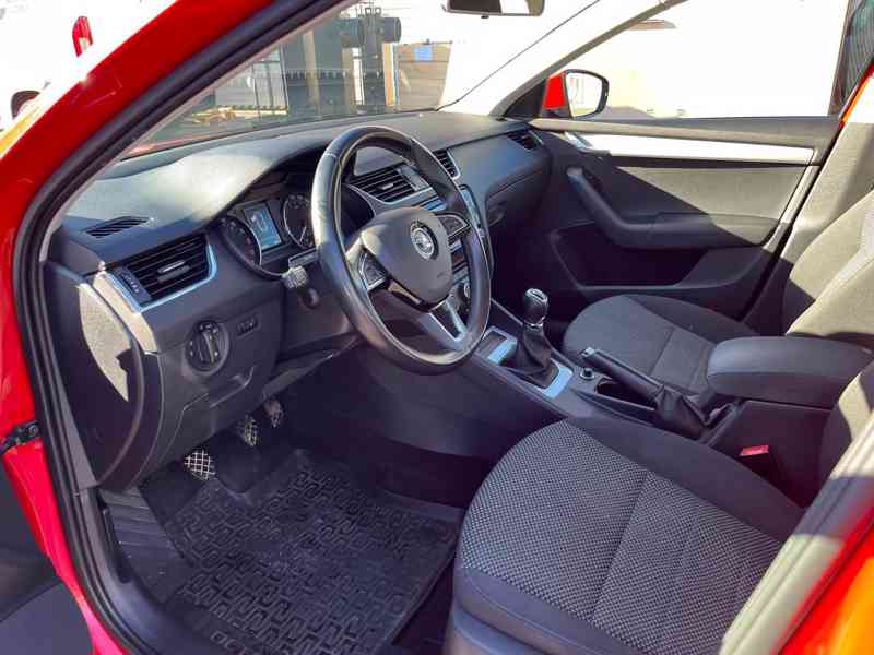 Škoda Octavia - foto 6