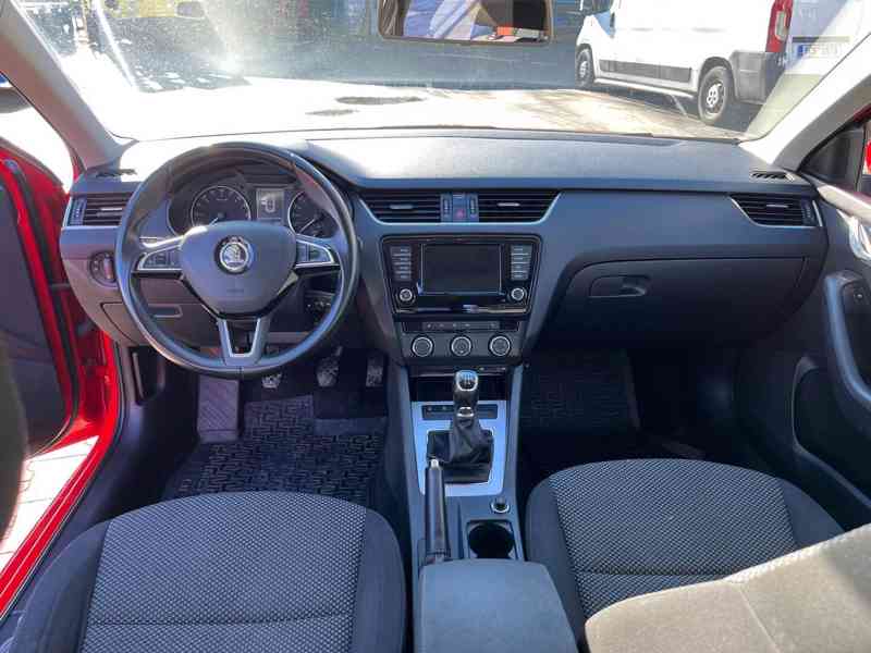 Škoda Octavia - foto 8
