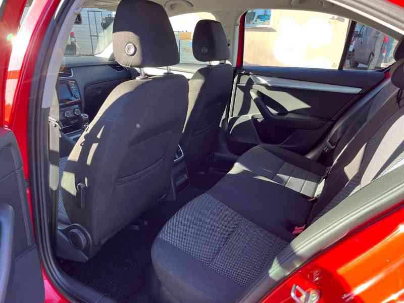 Škoda Octavia - foto 7