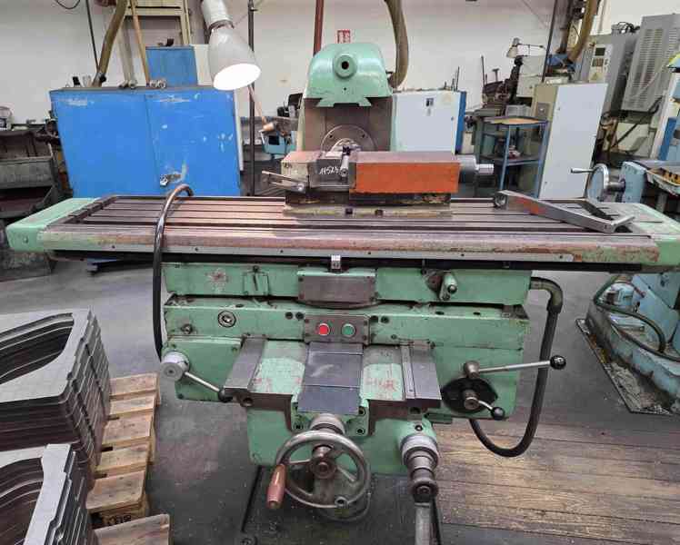 Použitá frézka FA 3 AU, r. v. 1975 - foto 1