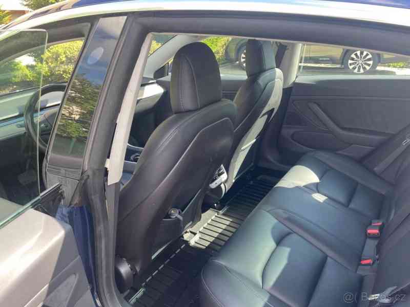 Tesla Model 3 - foto 11