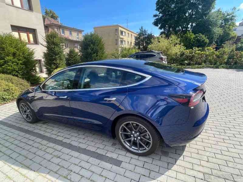 Tesla Model 3 - foto 3
