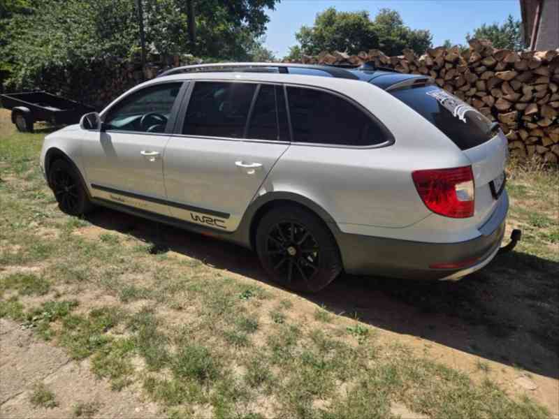 Škoda Superb 2,0   Scout TDI - foto 8