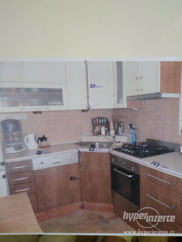 rohová kuchyň vanilka třešeň - foto 2