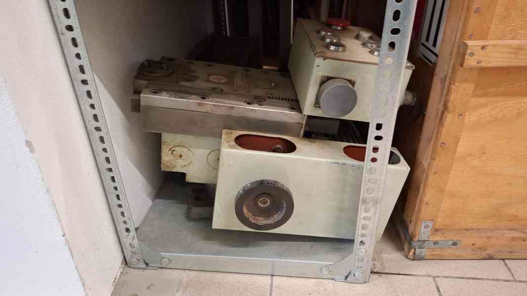 Použitá frézka FNK 25 A, r. v. 1994 - foto 11