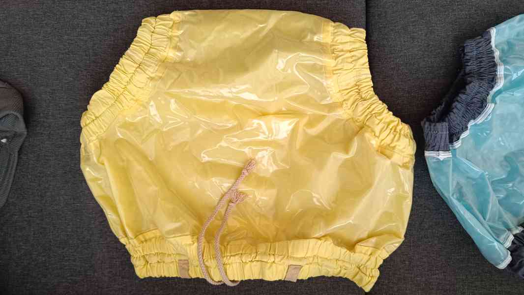 Prodám pvc kalhotky 4,ks,a ID plenkové kalhotky. - foto 4