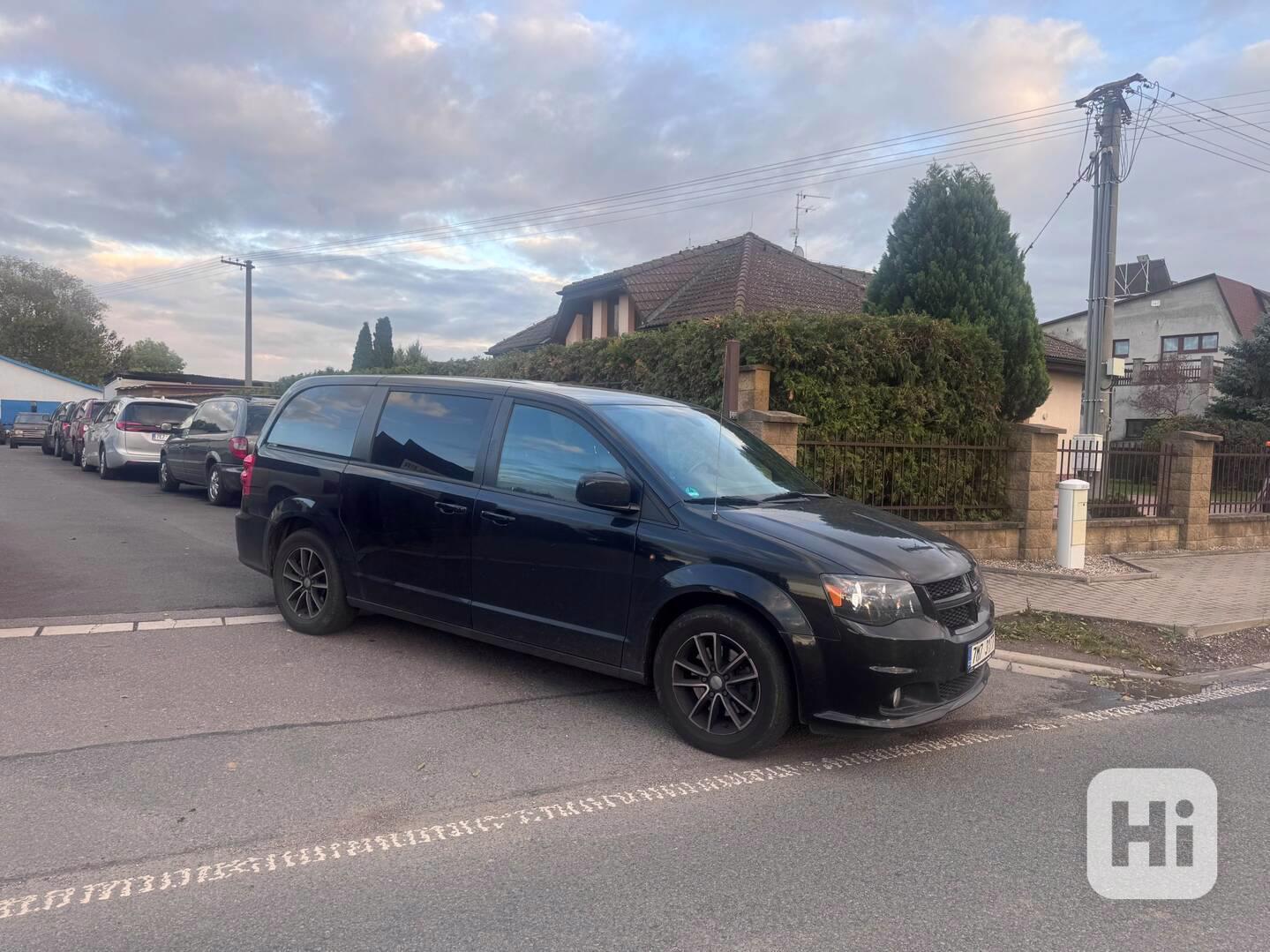 Dodge Grand Caravan 3,6 RT S CREW 2018 - foto 1