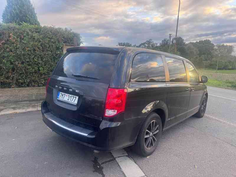 Dodge Grand Caravan 3,6 RT S CREW 2018 - foto 4