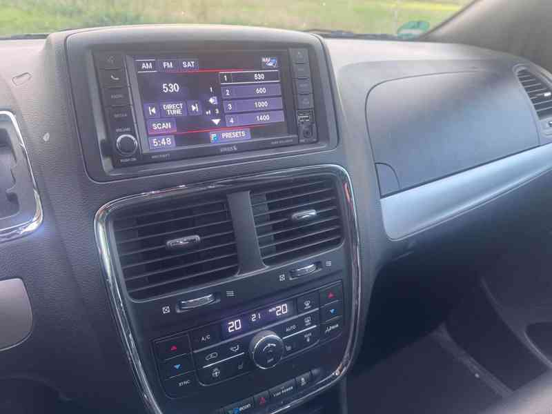 Dodge Grand Caravan 3,6 RT S CREW 2018 - foto 19
