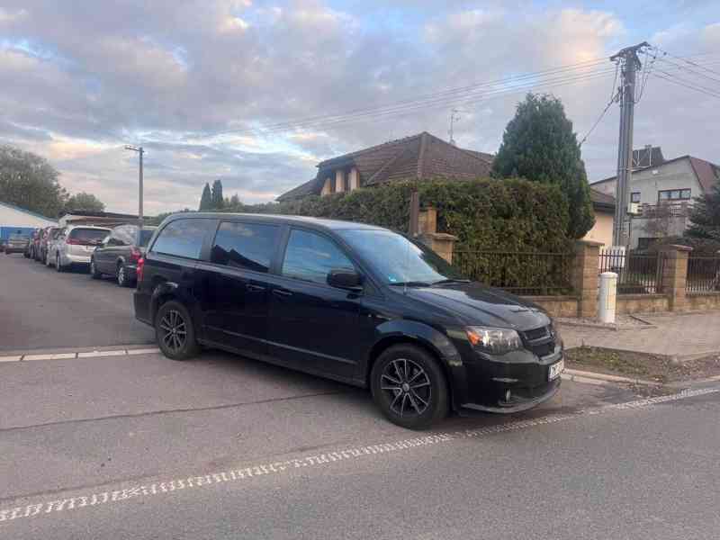 Dodge Grand Caravan 3,6 RT S CREW 2018 - foto 1