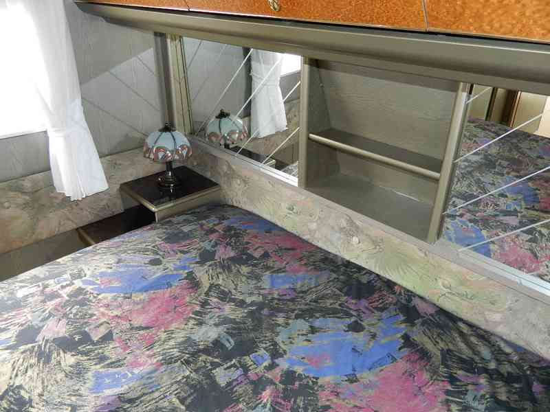 Velký dvouosý karavan Dethleffs - foto 11